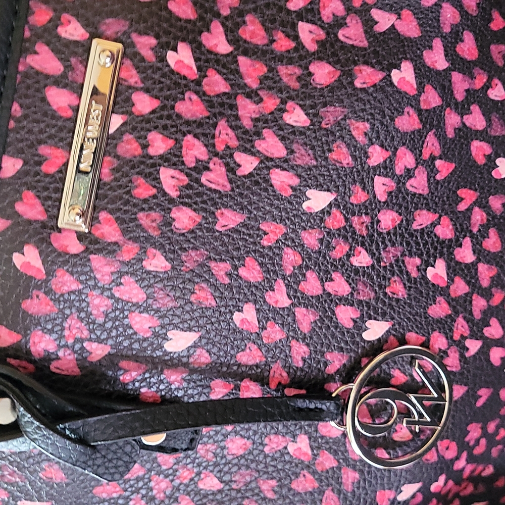 Shoes and handbag - Picture 4 of 6